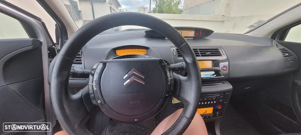 Citroën C4 1.4 16V VTR Pack - 6