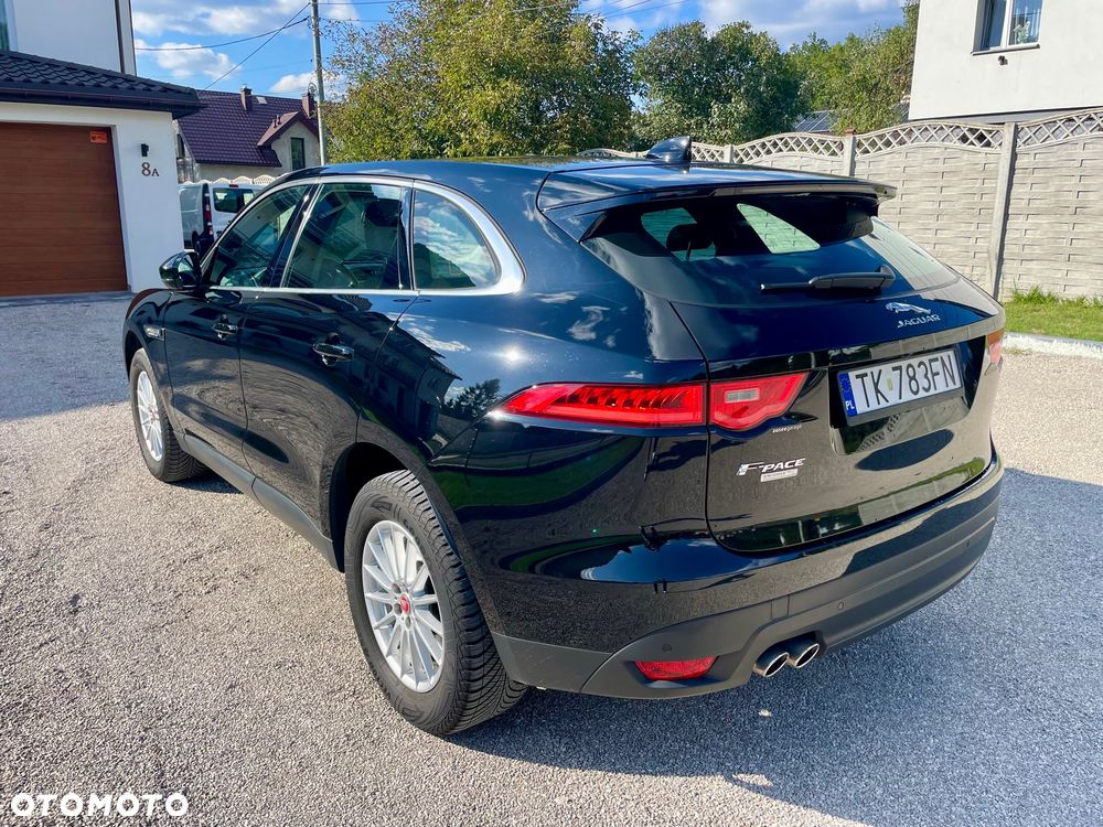 Jaguar F-Pace - 11