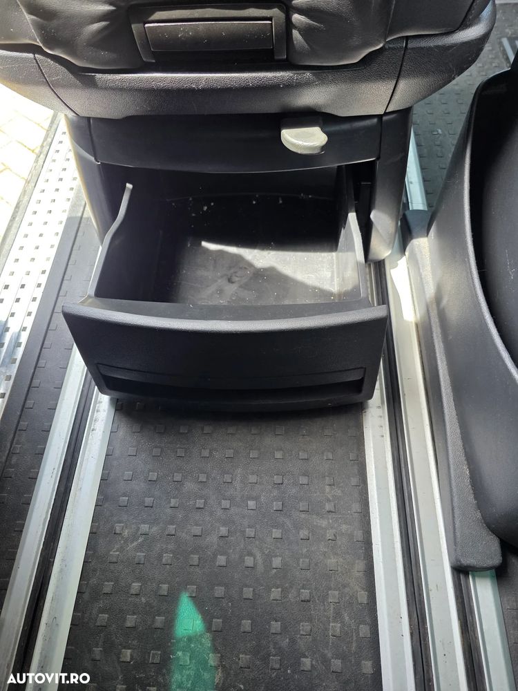 Volkswagen Multivan - 19