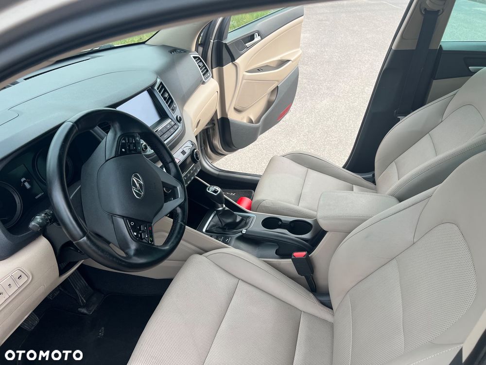 Hyundai Tucson 2.0 CRDI 2WD Style - 16