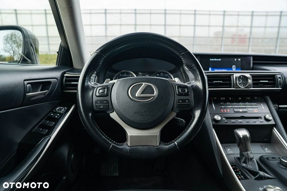 Lexus IS - 18