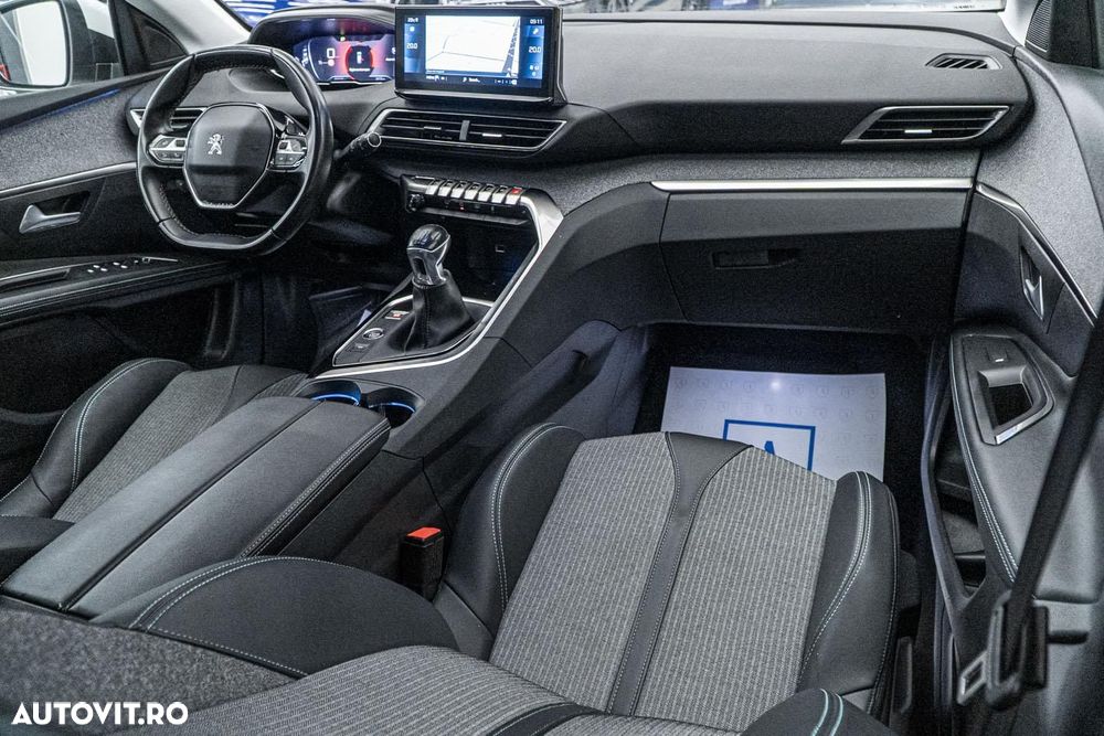 Peugeot 3008 1.2 PureTech 130 BVM6 Allure Pack - 2