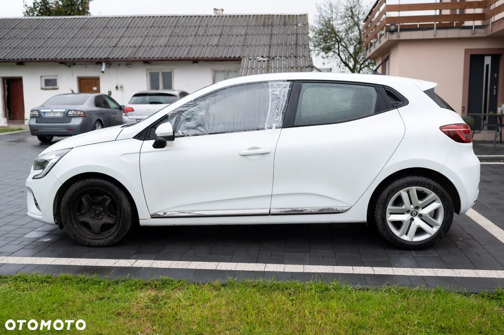 Renault Clio - 10