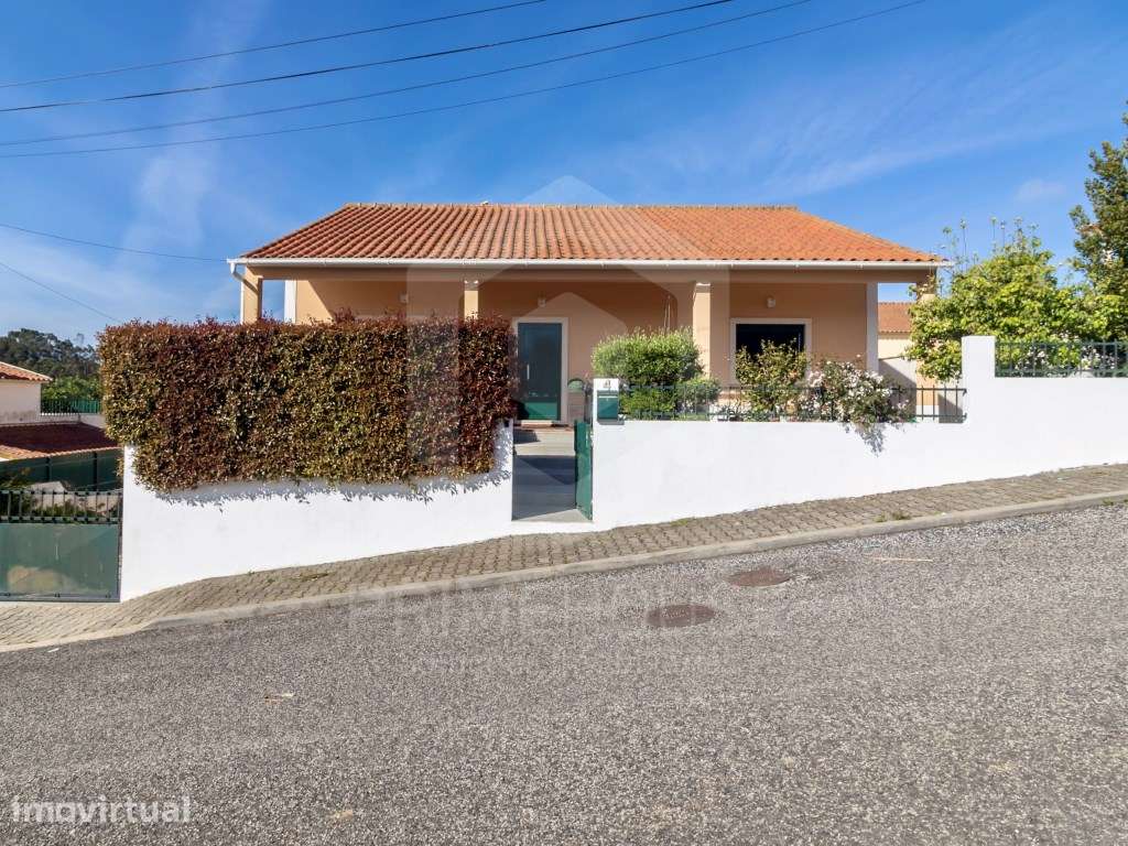 Moradia Isolada T4+1 com Piscina e Garagem Box - Grande imagem: 3/60