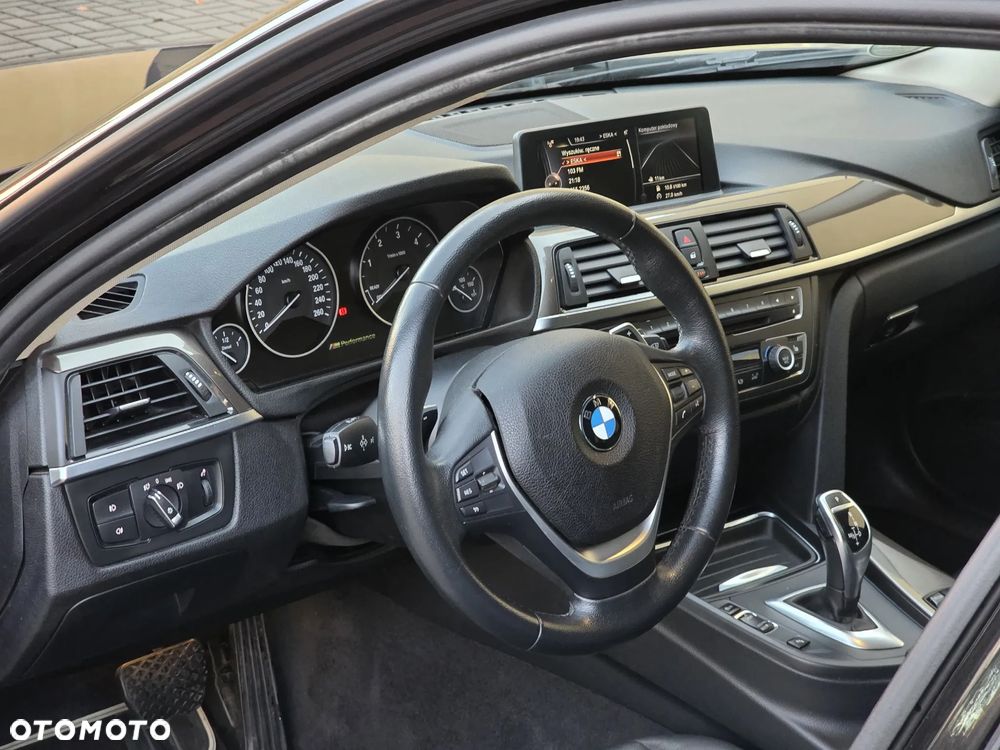 BMW Seria 3 330d Sport-Aut Blue Performance Modern Line - 16