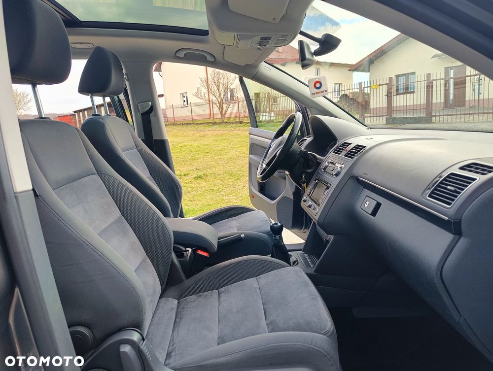 Volkswagen Touran 2.0 TDI DPF BlueMotion Technology Highline - 36