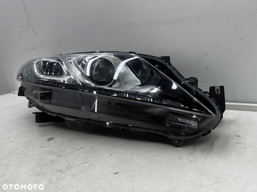 Lampa reflektor Mitsubishi Eclipse Cross 17-20r. PRAWA przednia LED + soczewka Europa 9 pin prawy pr - 3