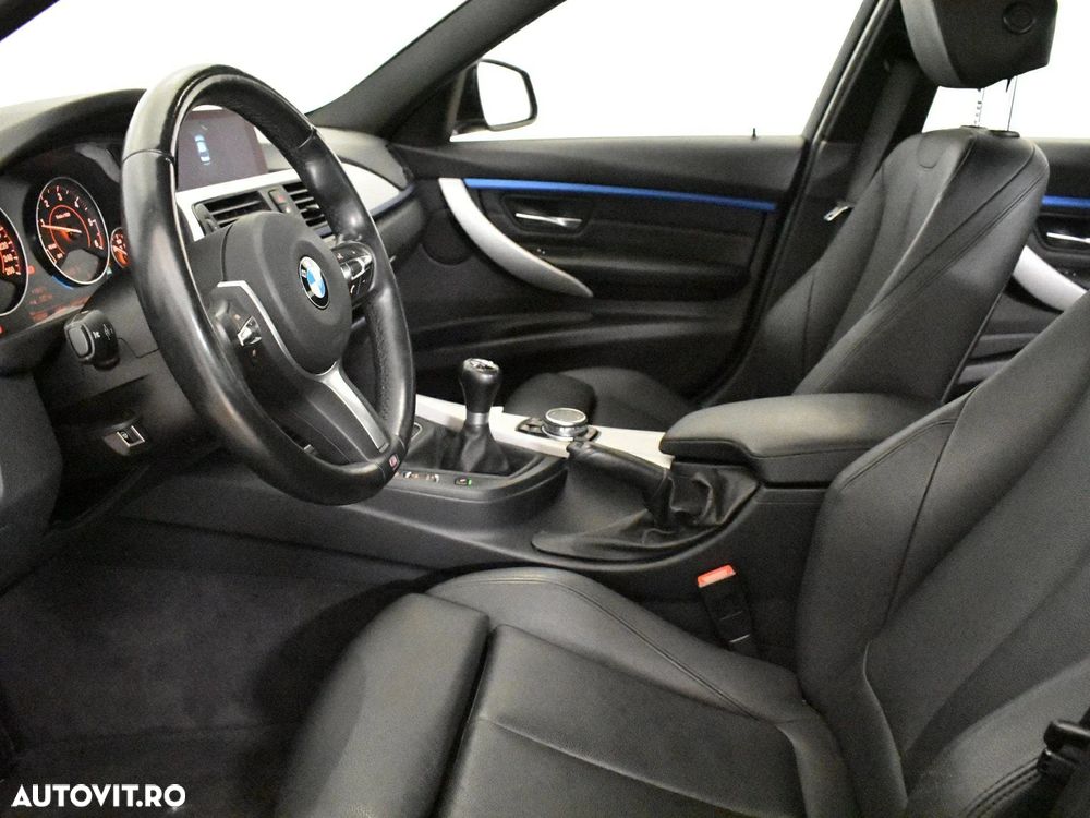 BMW Seria 3 320d M Sport - 10