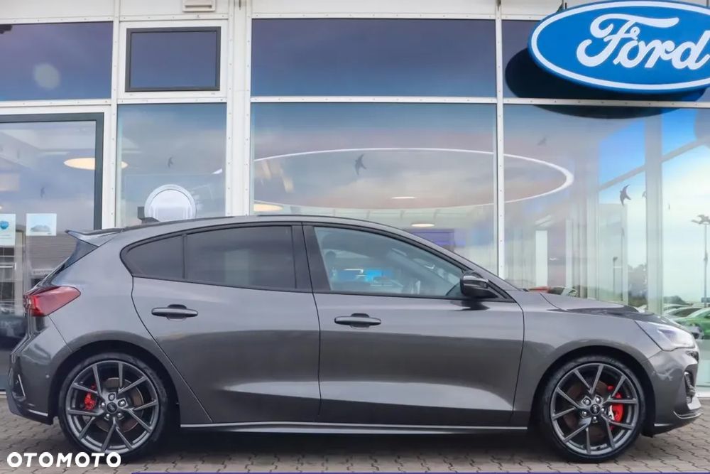 Ford Focus 2.3 EcoBoost ST X - 2