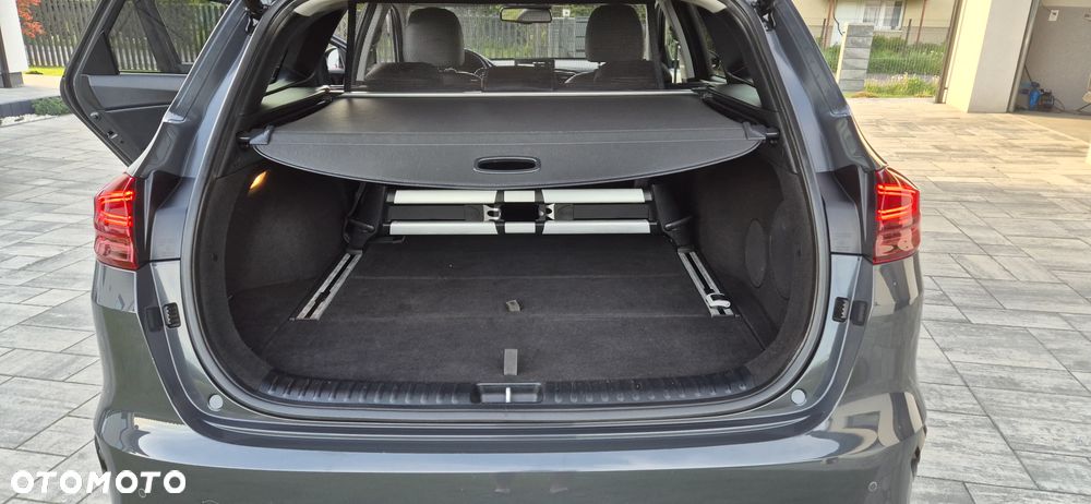 Kia Ceed - 4