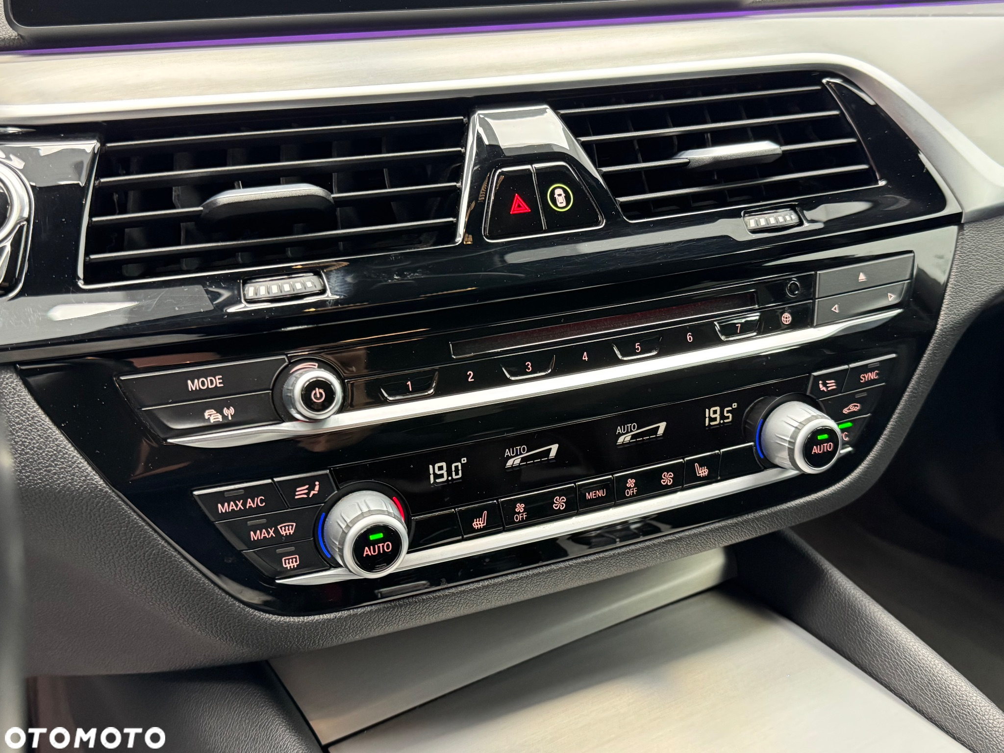 BMW Seria 5 520d Touring Sport Line - 33
