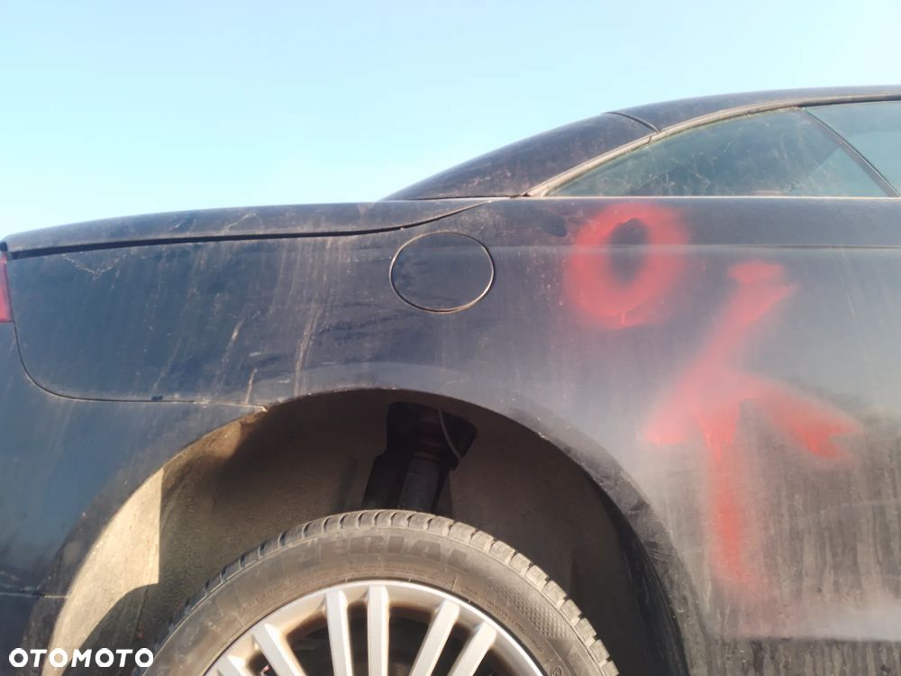 VW EOS 2.0 FSI 05-10 -  LAMPA TYŁ TYLNA W BŁOTNIK PRAWA LEWA - 17
