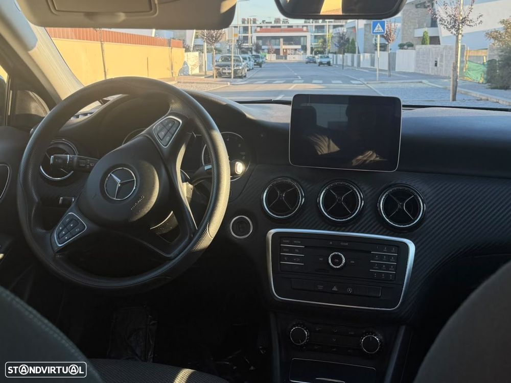Mercedes-Benz GLA 180 d 7G-DCT Style - 21