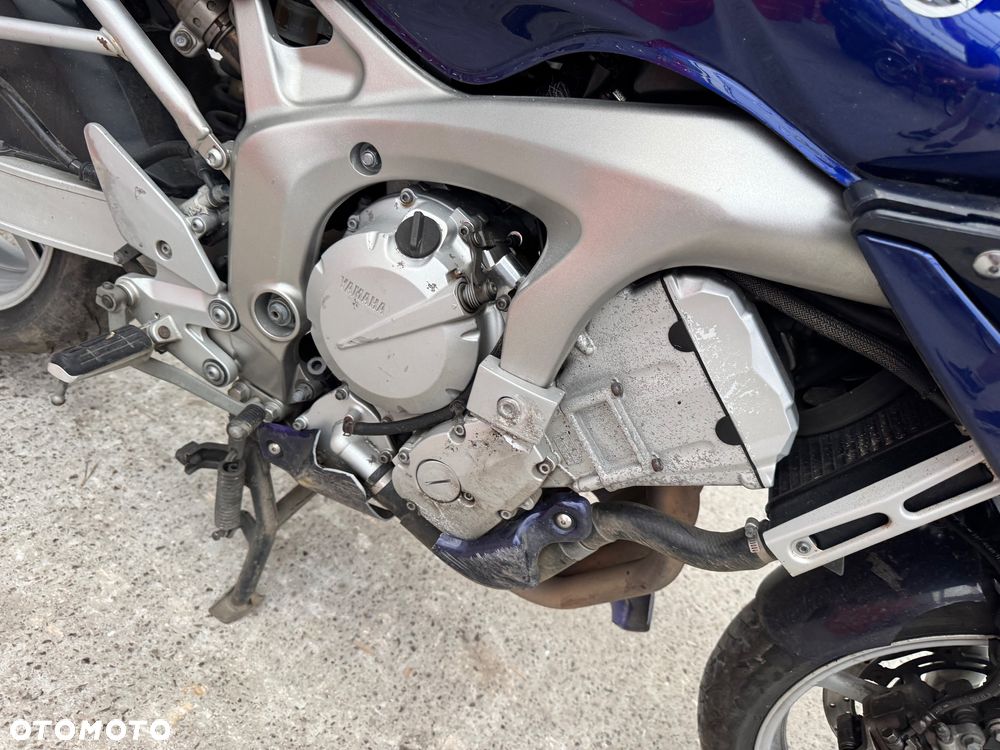 Yamaha FZ6 - 16