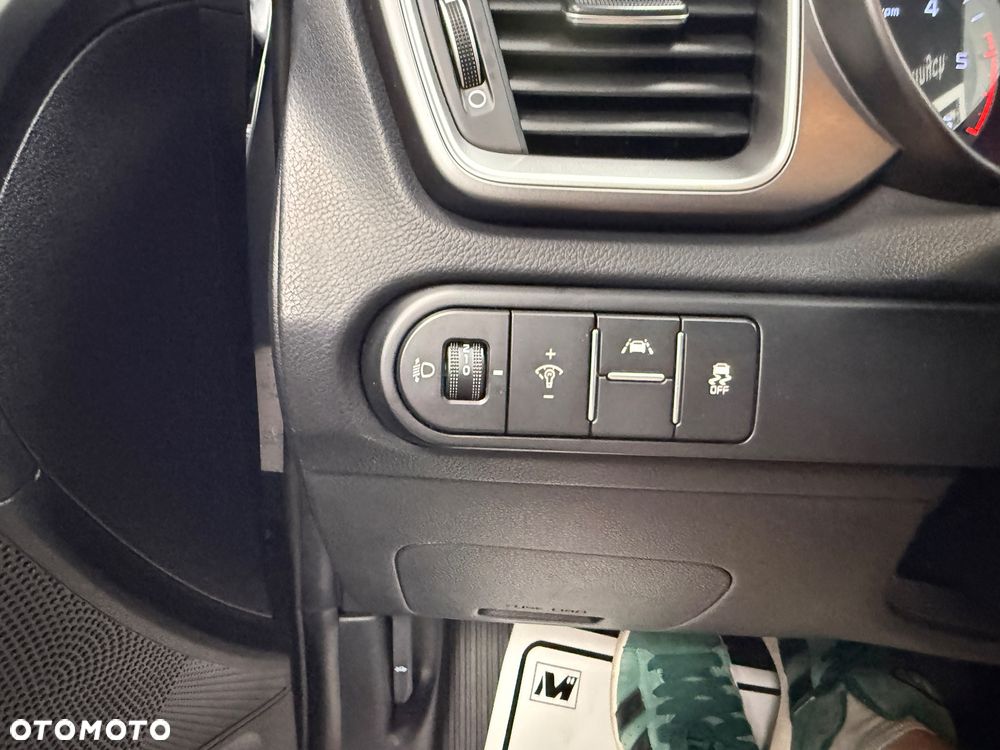 Kia Ceed - 16