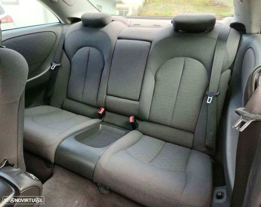 Mercedes-Benz CLK 200 K Avantgarde Aut. - 12