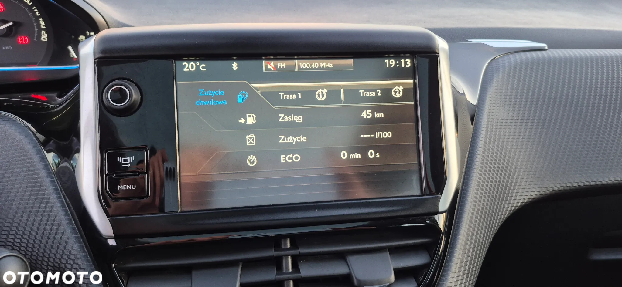 Peugeot 2008 1.6 e-HDi Allure S&S - 23