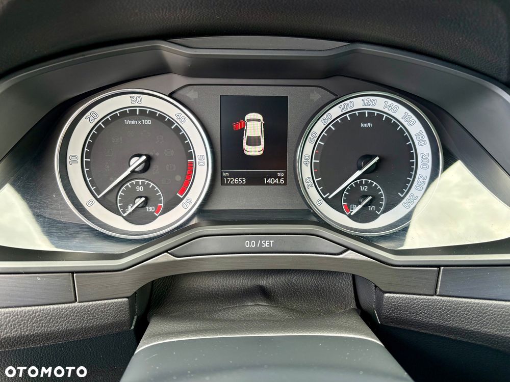 Skoda Superb 2.0 TDI SCR Style DSG - 14