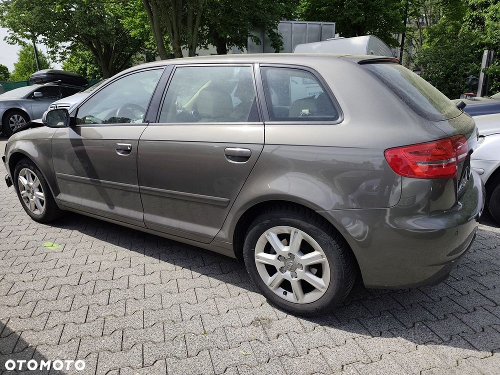 Audi A3 Sportback 1.8 TFSI Ambiente - 25