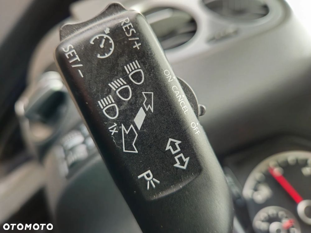 Volkswagen Tiguan 2.0 TDI SCR BlueMotion Technology Sport & Style - 14