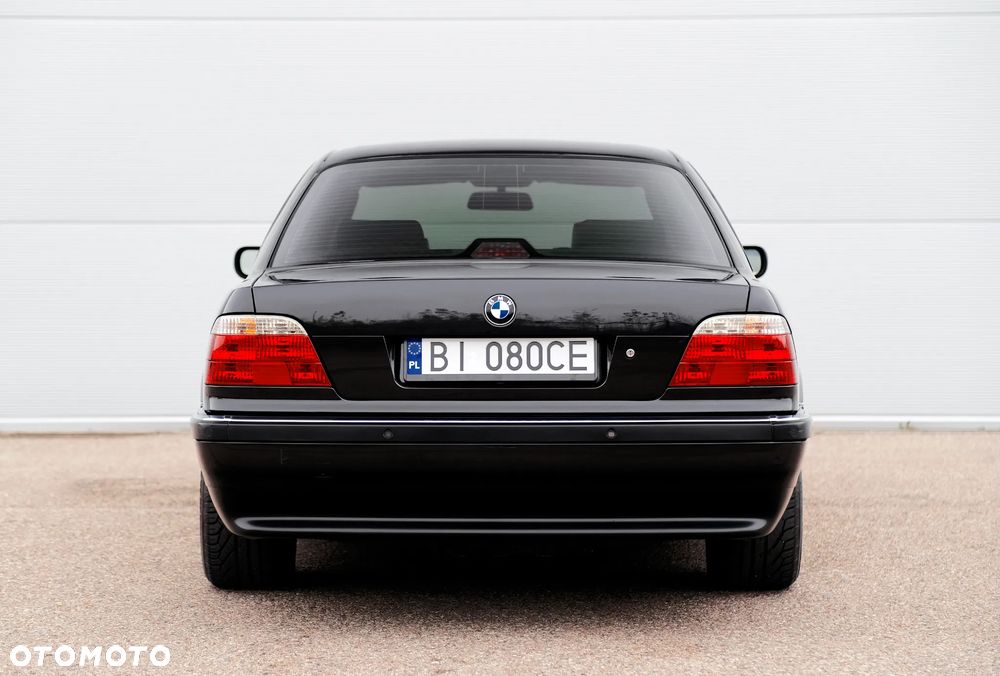 BMW Seria 7 740i V8 - 6