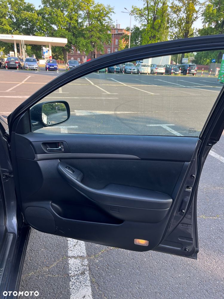 Toyota Avensis 2.0 D-4D Sol - 38