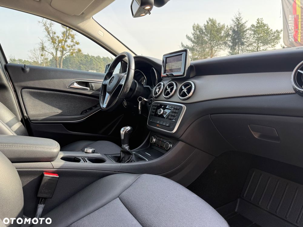 Mercedes-Benz GLA - 13