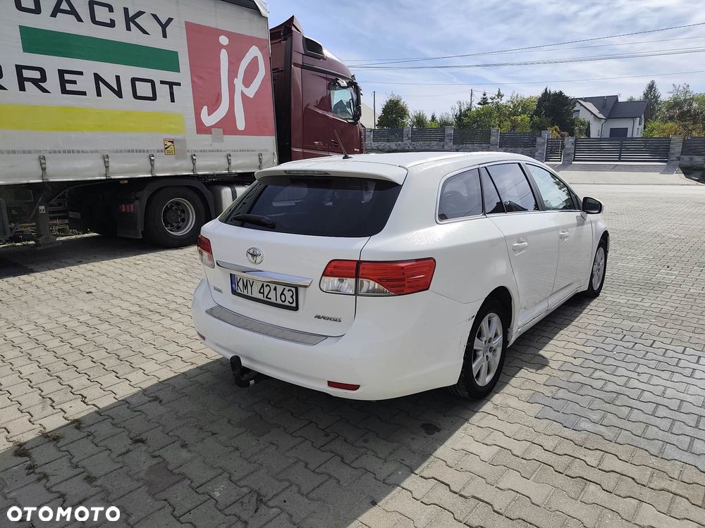 Toyota Avensis 2.0 D-4D Premium - 3