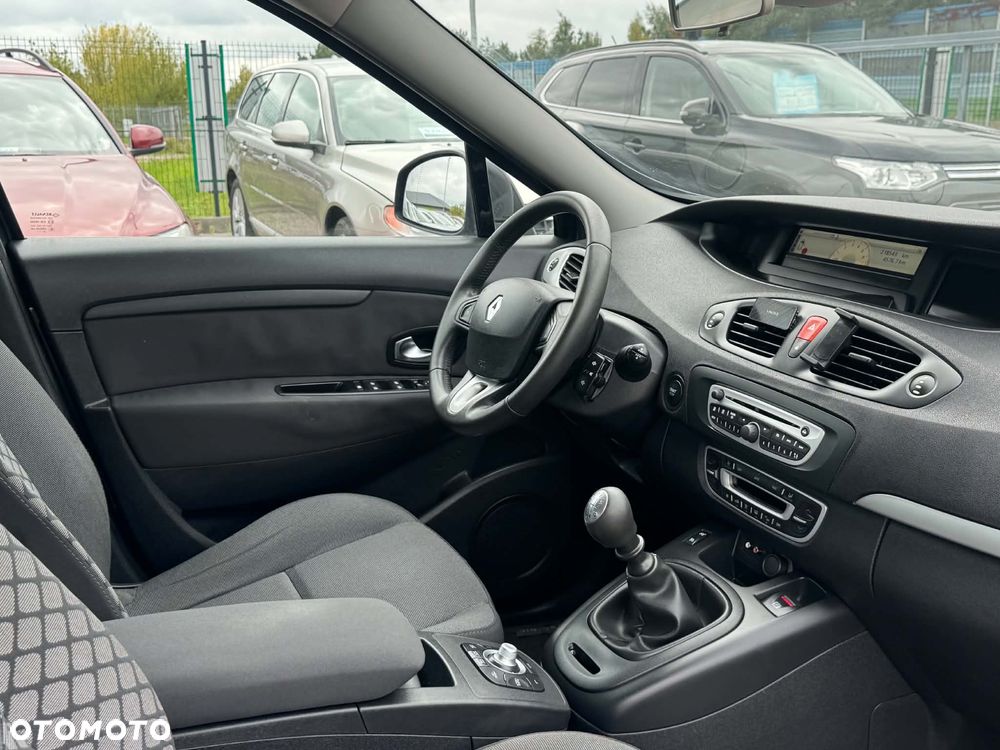 Renault Scenic 1.6 16V 110 Expression - 33