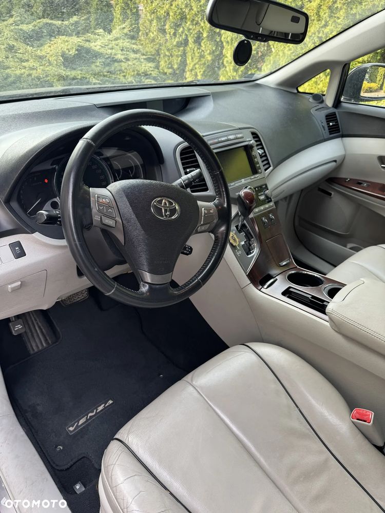 Toyota Venza 3.5 V6 AWD - 8
