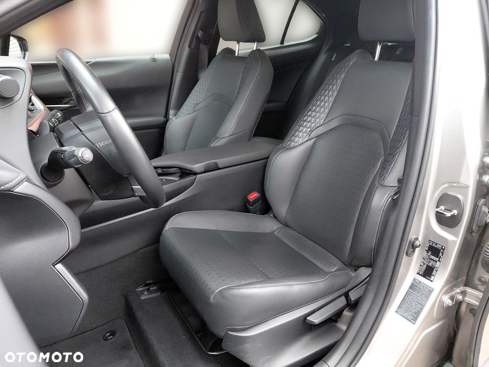 Lexus UX - 11