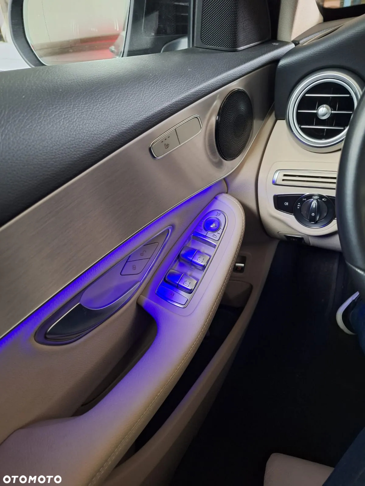 Mercedes-Benz Klasa C 300 e T 9G-TRONIC Avantgarde - 25