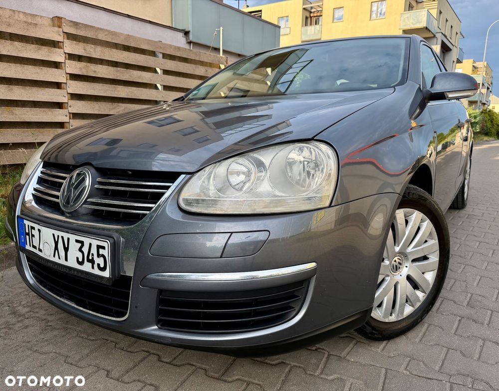 Volkswagen Jetta 1.6 Comfortline - 18