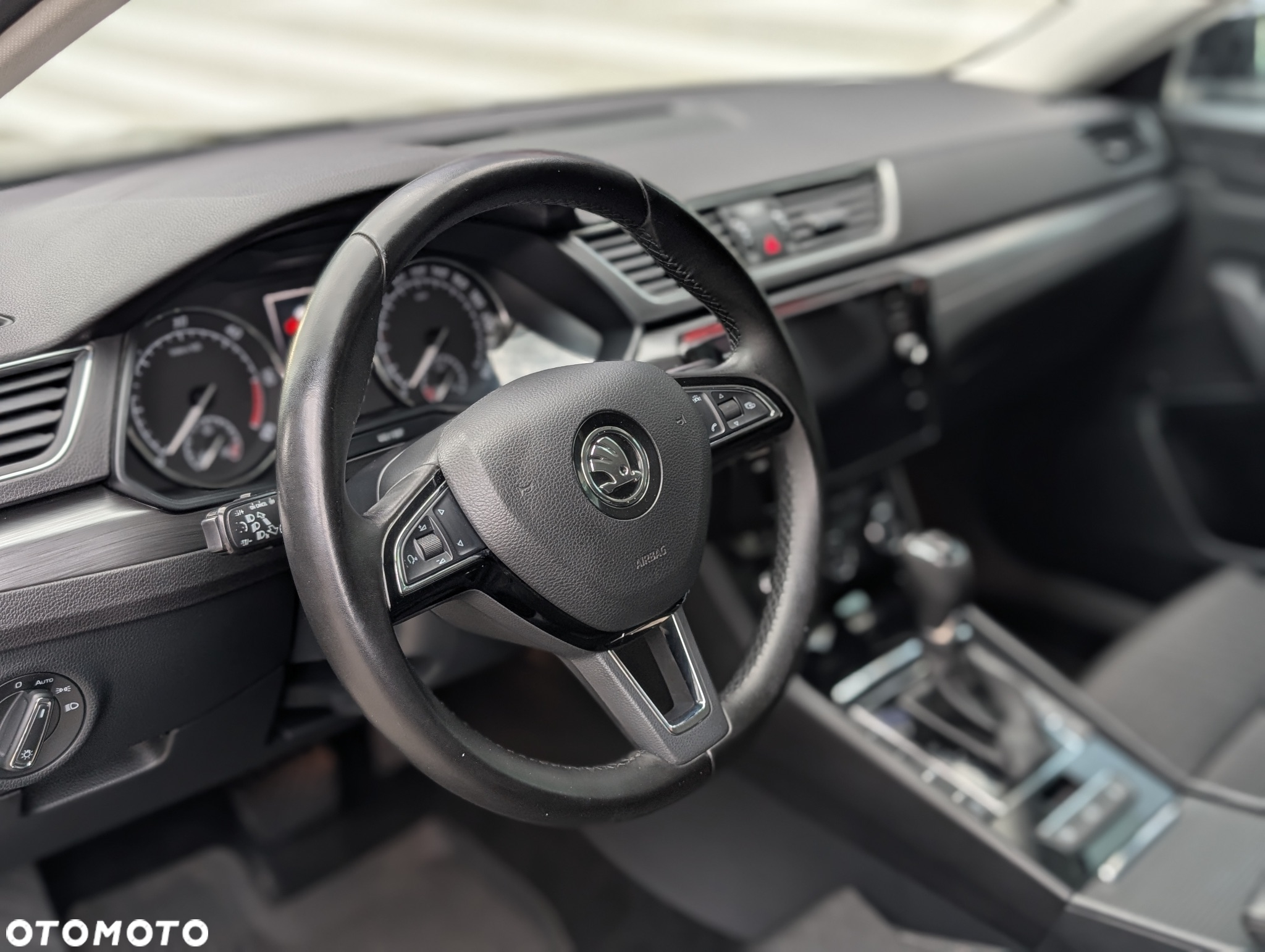 Skoda Superb 2.0 TDI Ambition DSG - 15