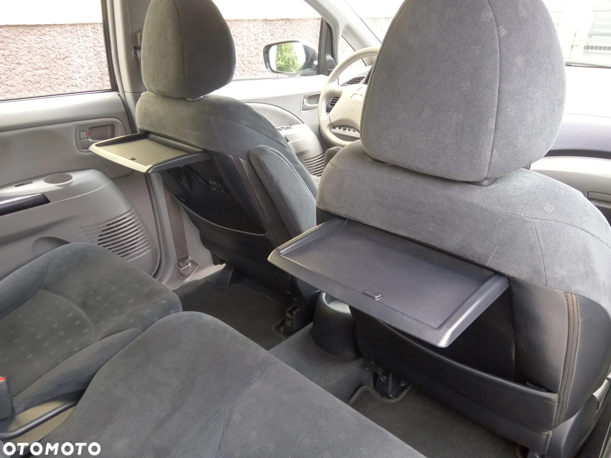 Mitsubishi Grandis - 19
