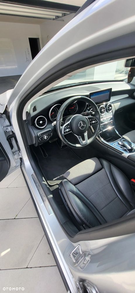 Mercedes-Benz Klasa C 220 d 4MATIC 9G-TRONIC - 34