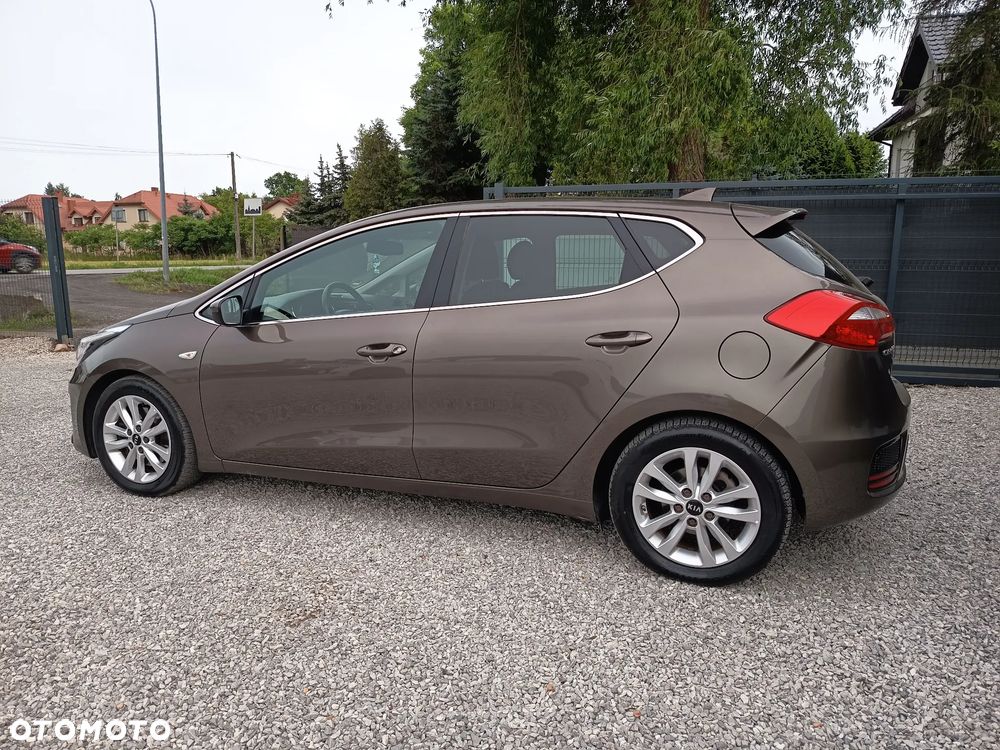 Kia Ceed 1.6 GDI Dream Team Edition - 6