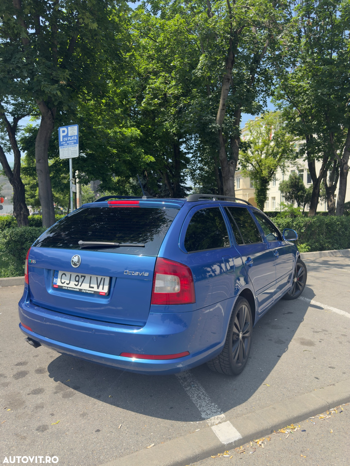 Skoda Octavia Combi 2.0 TDI RS DSG - 4