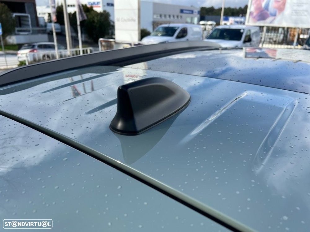 Toyota Corolla Cross 1.8 Hybrid Luxury - 24