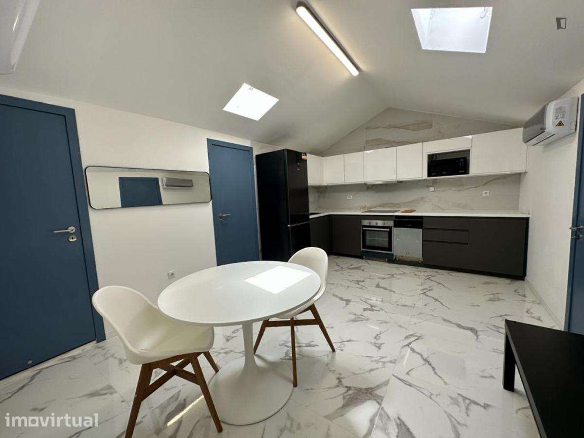 Quarto - localizado em Sé de Braga e São Lázaro Braga - Grande imagem: 5/10