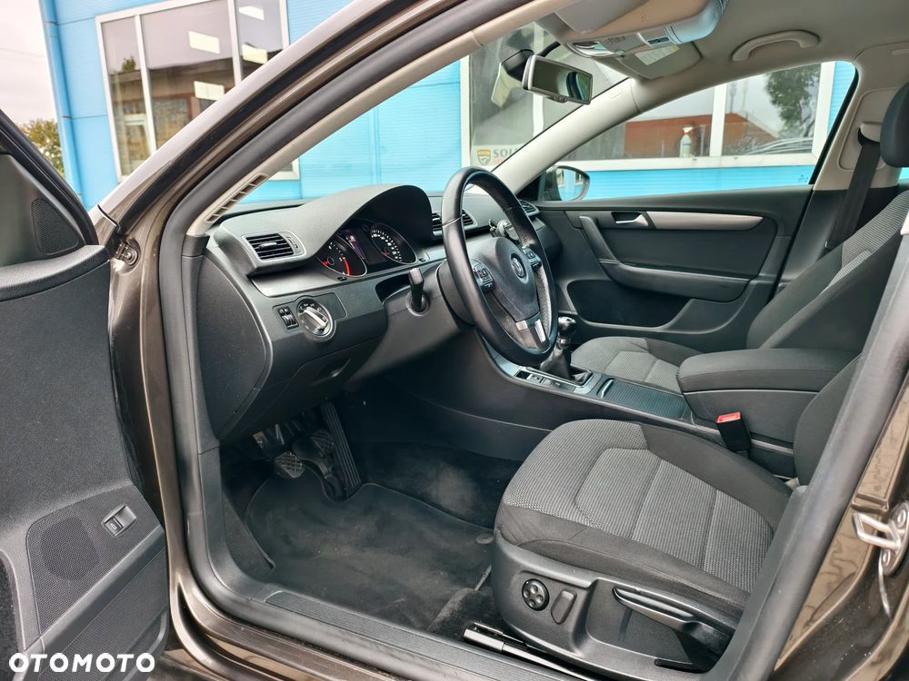 Volkswagen Passat 2.0 TDI BlueMotion Technology Comfortline - 10