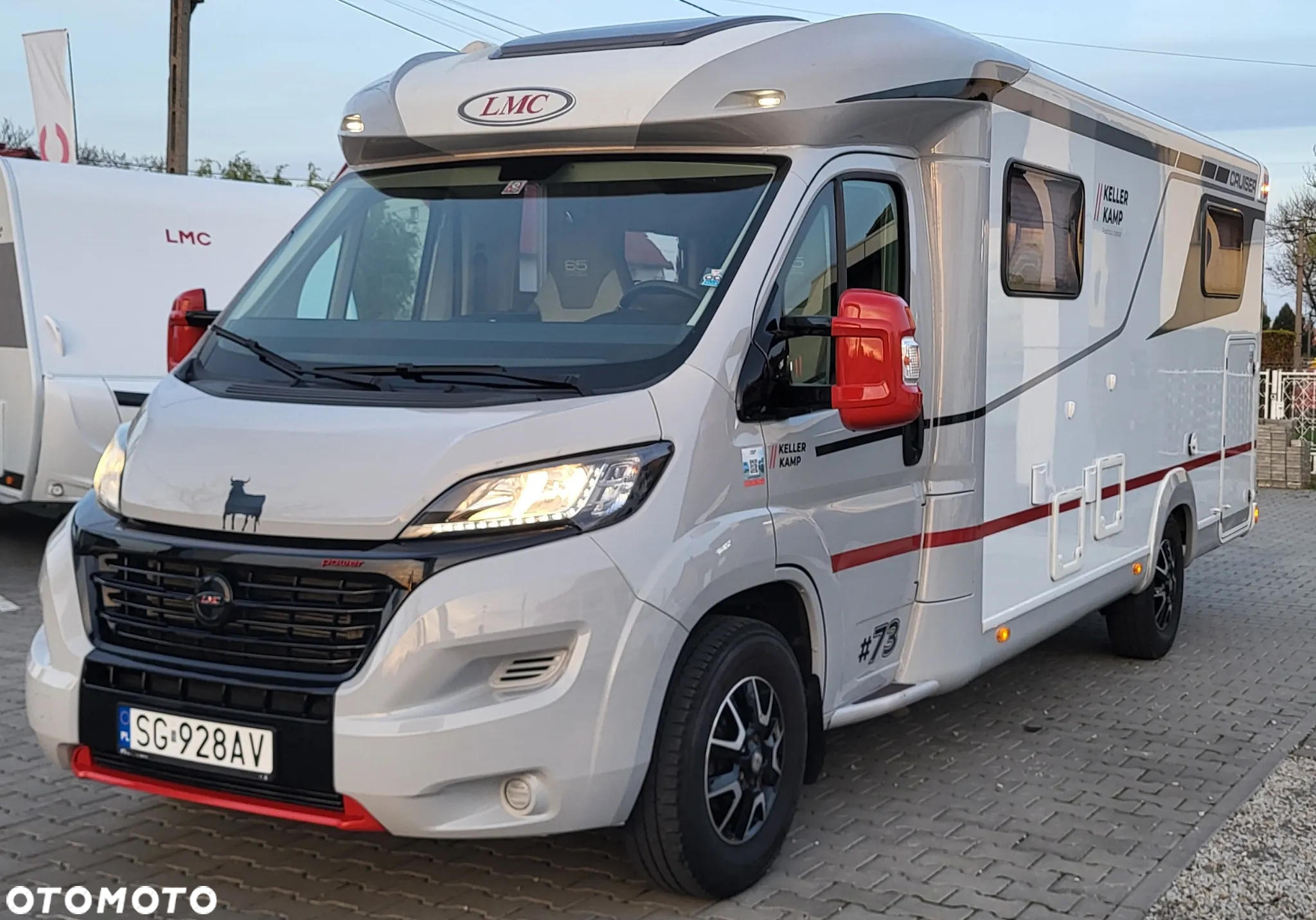 LMC Cruiser T662G - półintegra dla 2-3 osób - 2