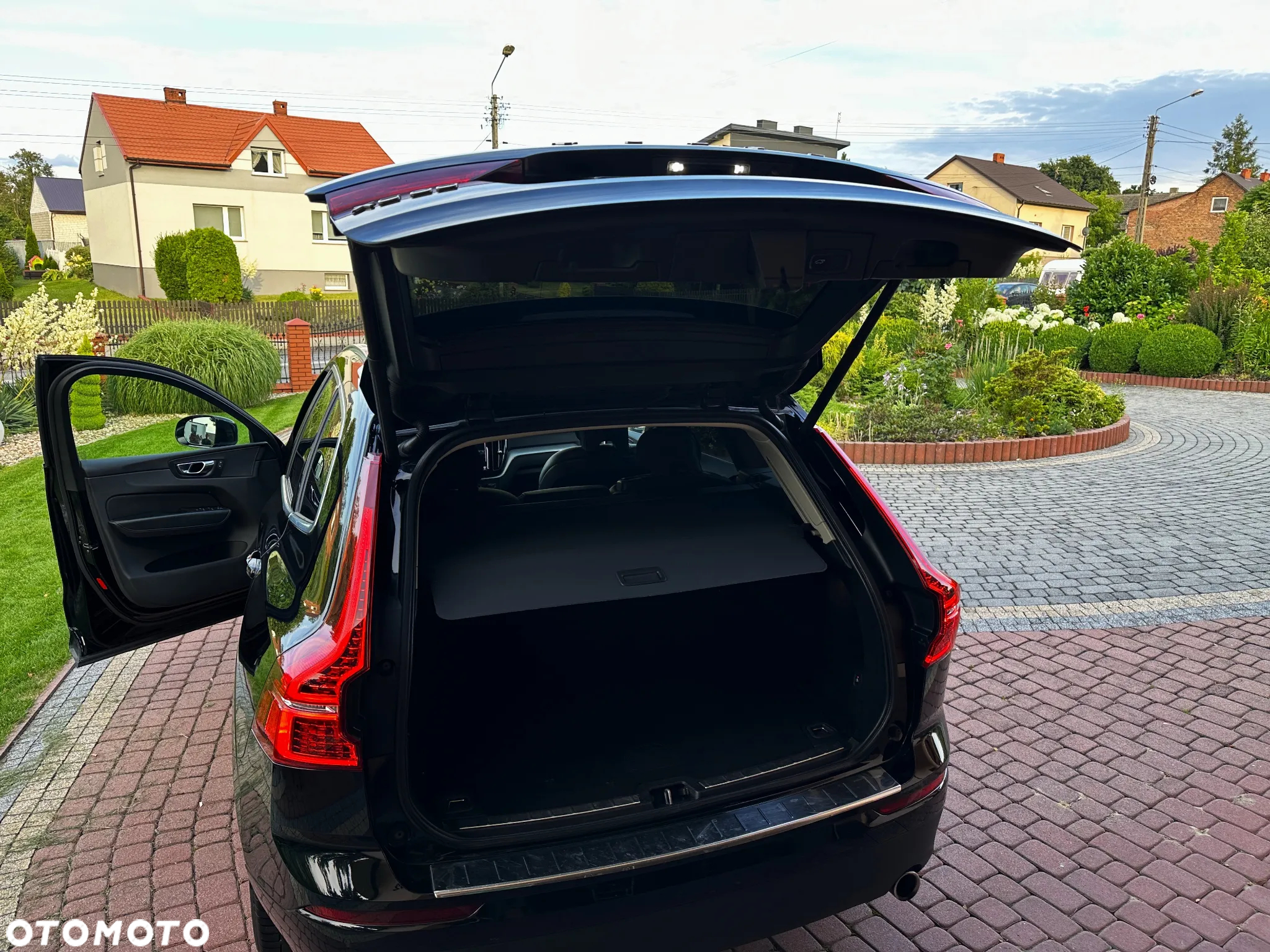 Volvo XC 60 D4 Momentum Pro - 34