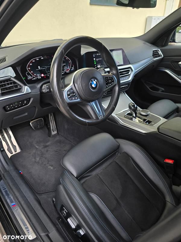 BMW Seria 3 320d xDrive M Sport Shadow - 11