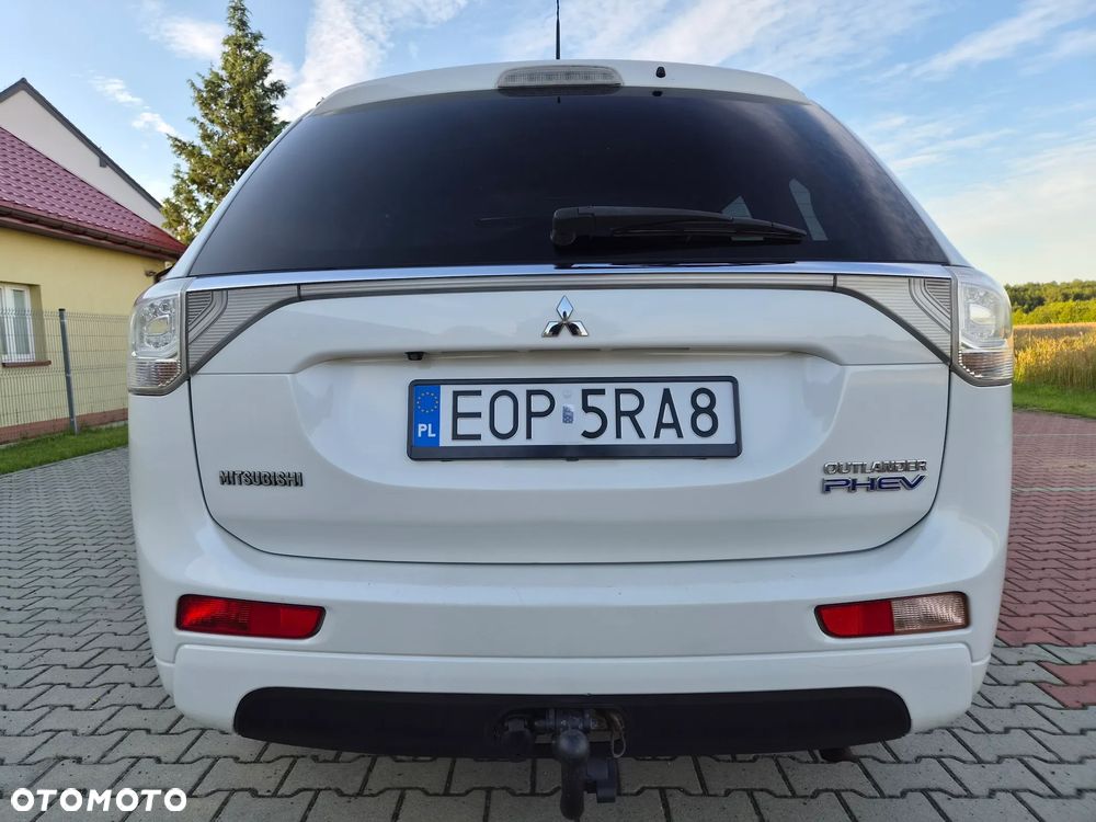 Mitsubishi Outlander 2.0 4WD Top - 15