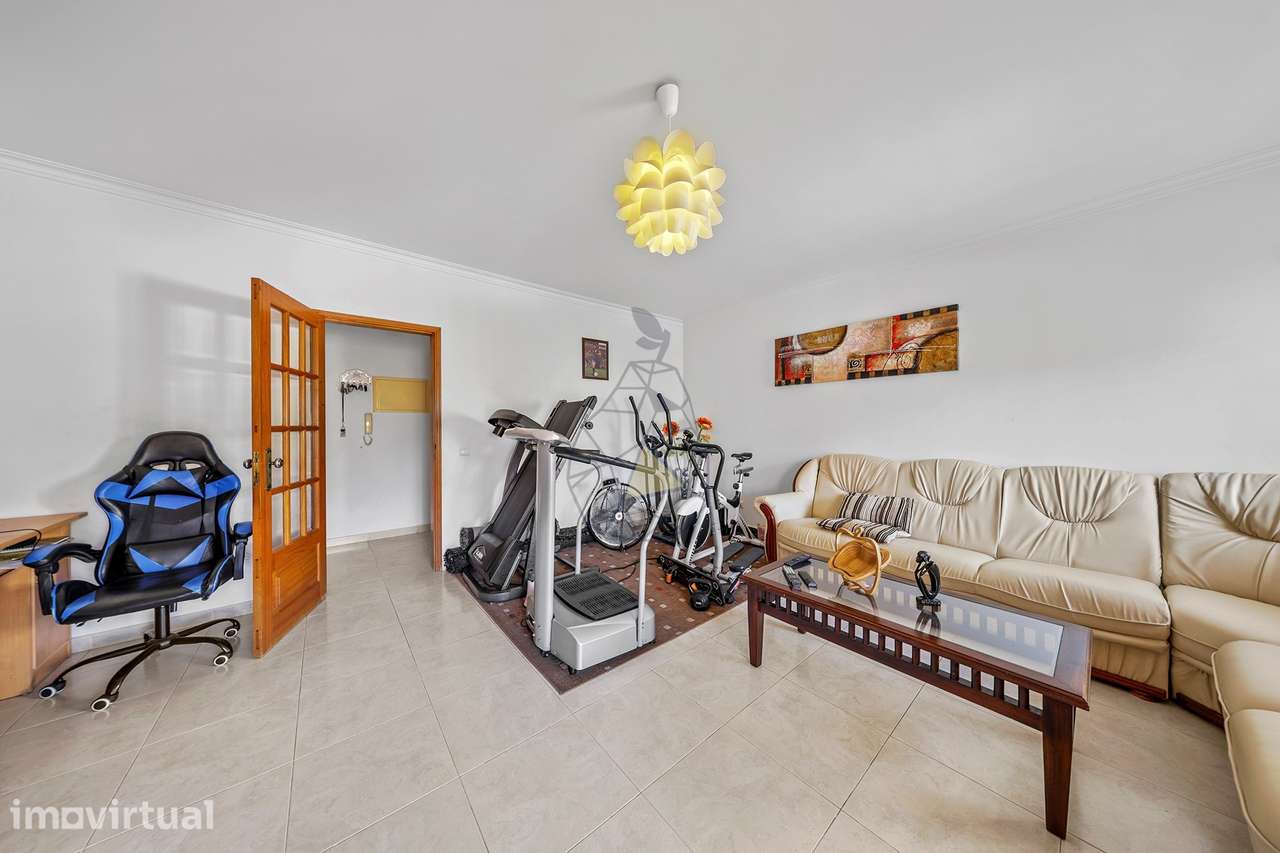 Apartamento T2 localizado a cerca de 600 metros da Praia em Quarteira - Grande imagem: 5/41