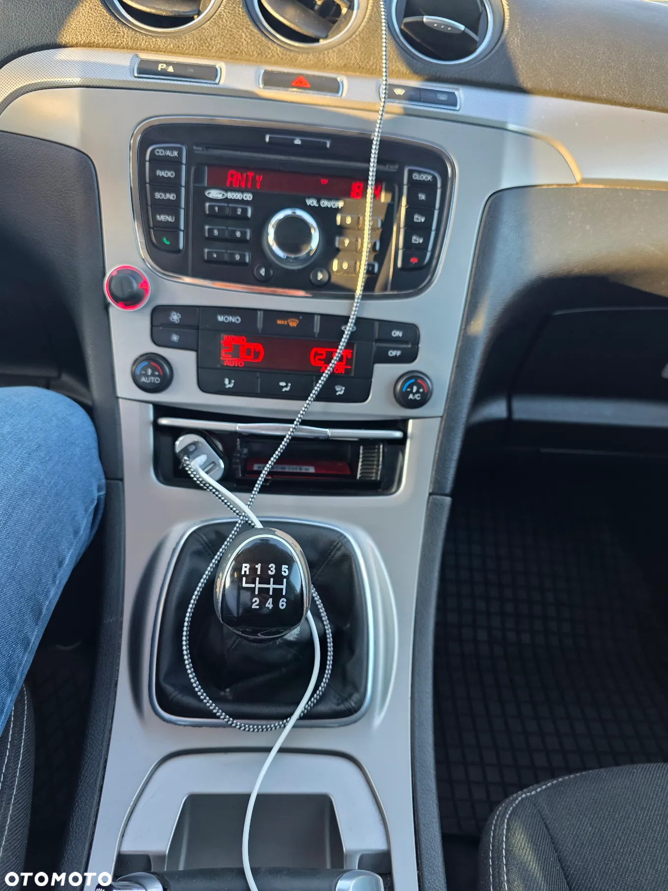 Ford Galaxy 2.0 TDCi Trend - 19