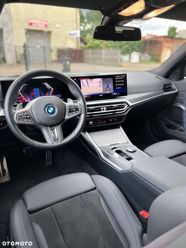 BMW Seria 3 330e M Sport - 22
