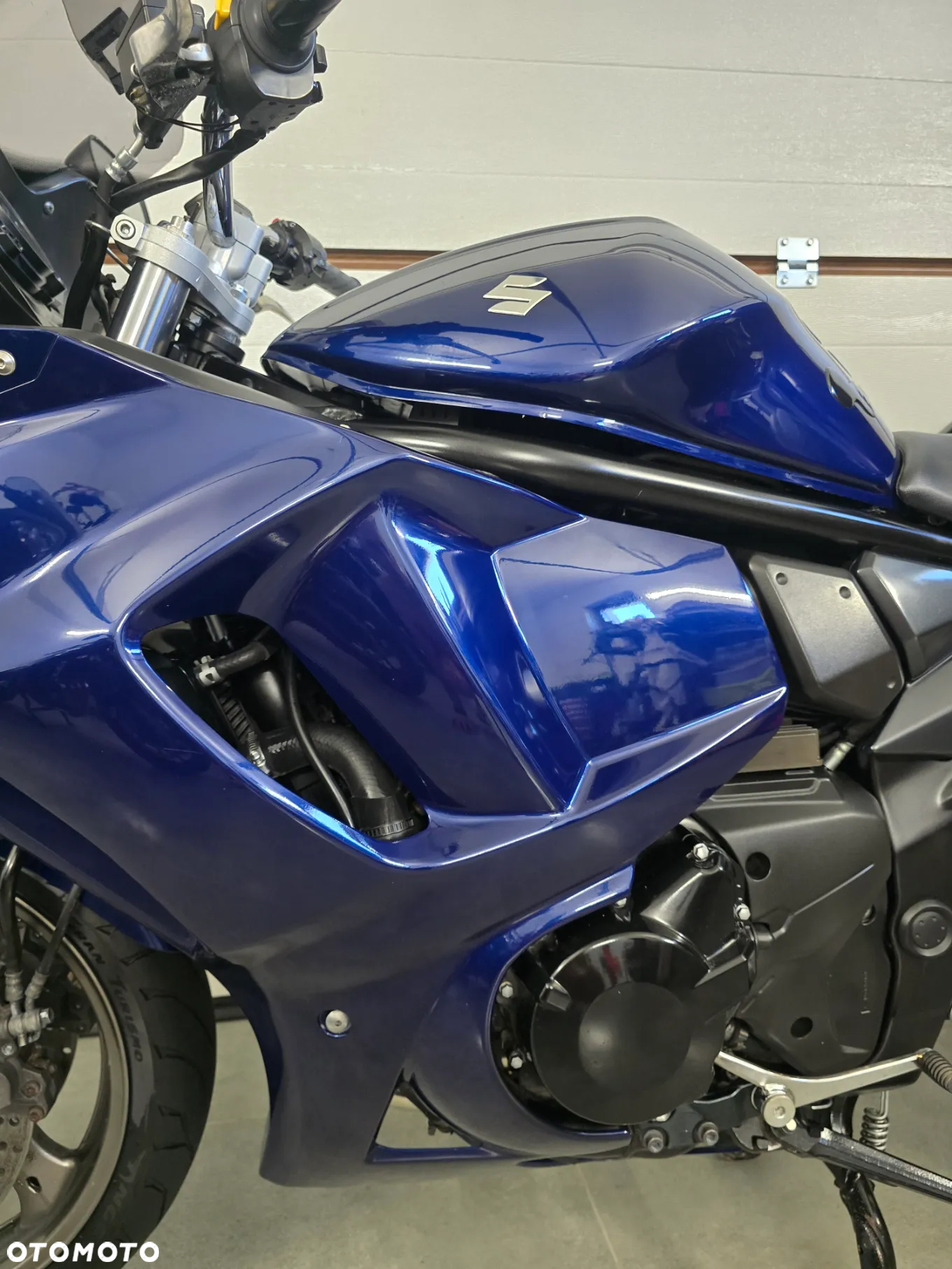 Suzuki GSX - 6