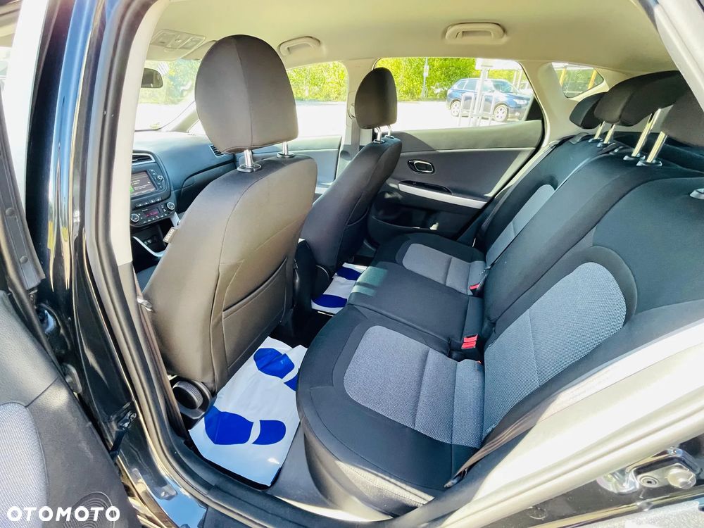 Kia Ceed 1.6 GDI ISG Spirit - 11